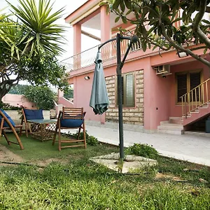 La Rosa Del Deserto Bed & Breakfast