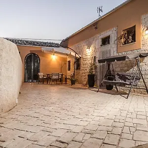 Abbraccio Del Carrubo Bed & Breakfast